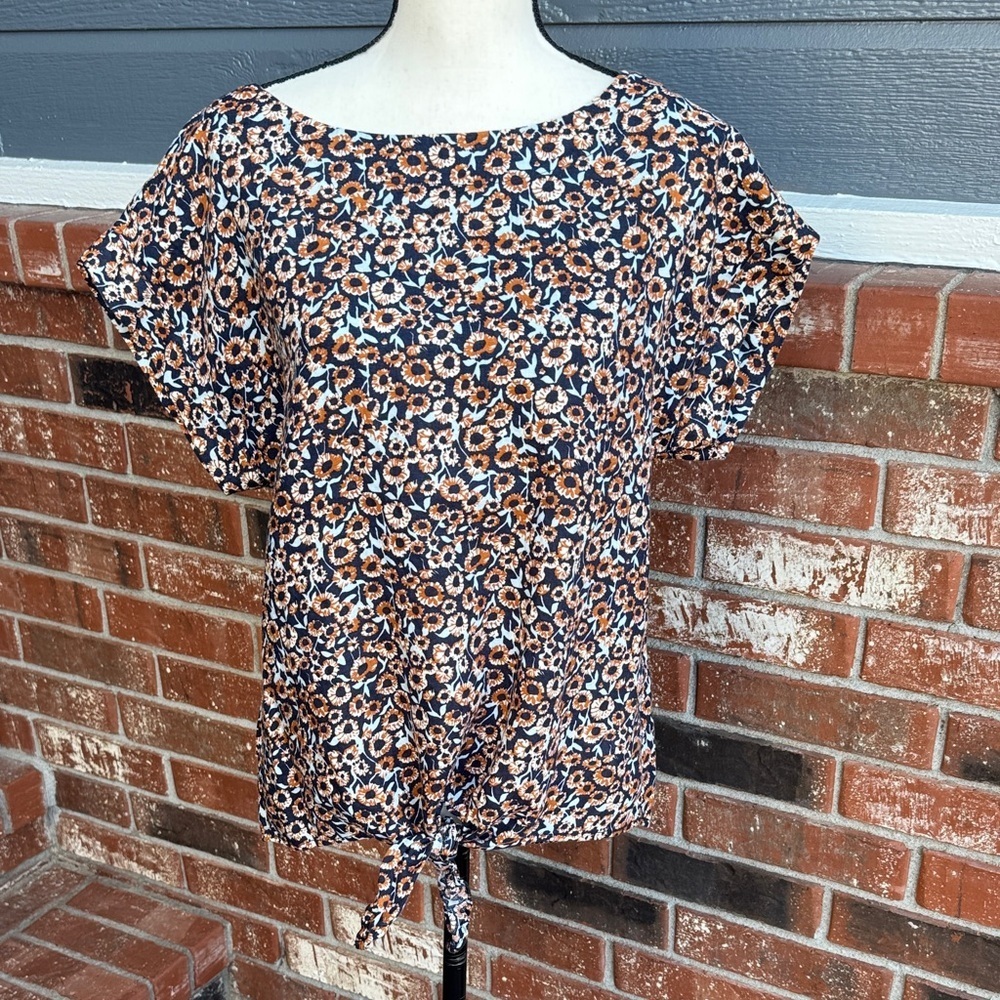 L.L. Bean Signature 100% Linen Navy Sunflower Short Sleeve Top Blouse Size M